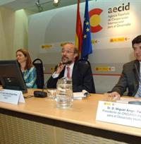 Presentación del libro Derechos hacia el final. Buenas prácticas en la realización de los derechos al agua y al saneamiento