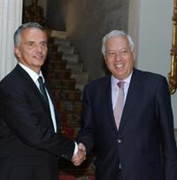El ministro García-Margallo junto a su homólogo suizo, Didier Burkhalter. Foto Maec