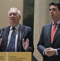 16/04/2012. Los ministros durante su comparecencia. Foto Efe