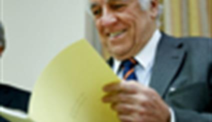 El alto comisionado comparece en el Parlamento para informar sobre la promoción, proyección y estrategia de la Marca España