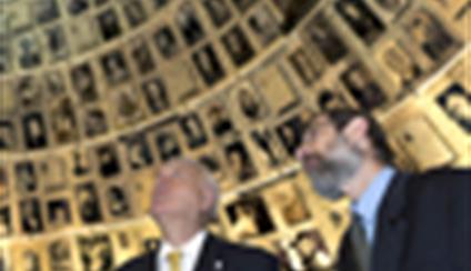 El ministro finaliza su gira por Oriente Próximo