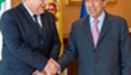 Gonzalo de Benito y Jesús Gracia reciben a Mario Giro