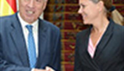 El ministro firma el Protocolo de Colaboración con Castilla-La Mancha