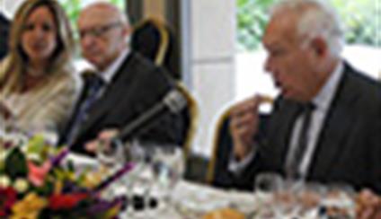 El ministro presenta la candidatura de España a parlamentarios y ex ministros 