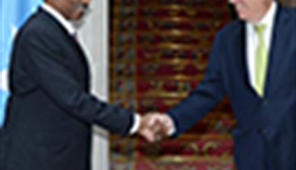García-Margallo recibe a su homólogo somalí, Abdirahman Duale Beileh