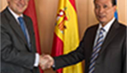 Ignacio Ybáñez se entrevista con el viceministro de Industria y Comercio de Vietnam