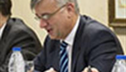 Ignacio Ybáñez se reúne con representantes de la Universidad 