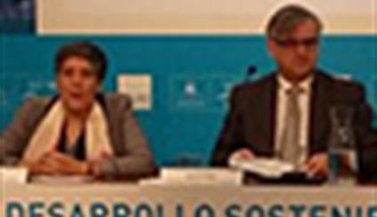 Ignacio Ybáñez participa en un acto sobre agua y desarrollo sostenible