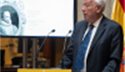 El ministro inaugura la exposición “Miguel de Cervantes Saavedra, Embajador de España”