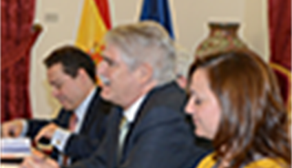 El ministro recibe a Amnistía Internacional