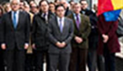 Minuto de silencio en memoria de las víctimas