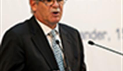 El ministro asiste a la entrega de los premios Salvador de Madariaga