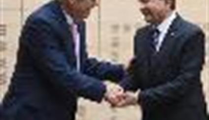 ​Alfonso Dastis condecora al secretario general de la Organización Mundial del Turismo