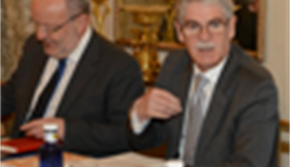 El ministro se reúne con representantes de las ONGD españolas