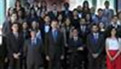 Su Majestad el Rey recibe a los participantes en la XV edición del programa Jóvenes Líderes Iberoamericanos