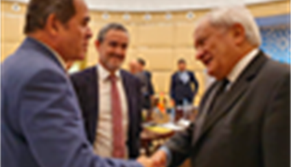 Fernando Valenzuela viaja a Argelia