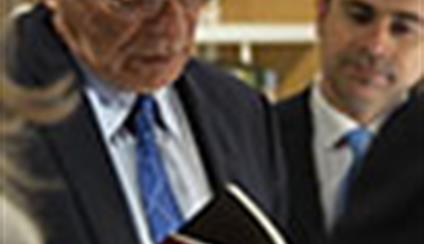 Josep Borrell visita la Fundación Tres Culturas