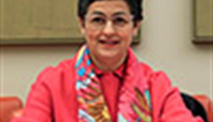 La ministra presenta las líneas maestras de la política exterior 