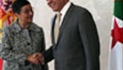 La ministra visita Argelia