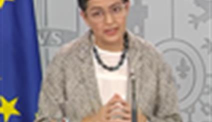 Arancha González Laya reitera el llamamiento a evitar viajes y al regreso de los turistas españoles