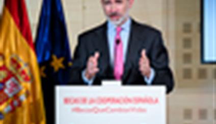 Sus Majestades los Reyes presiden la presentación del portal de Becas de la Cooperación Española