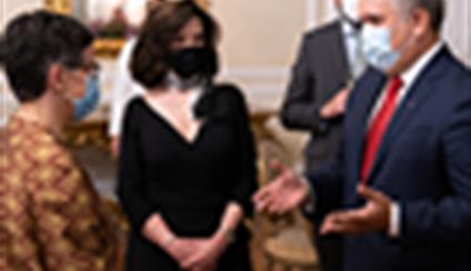 La ministra viaja a Colombia