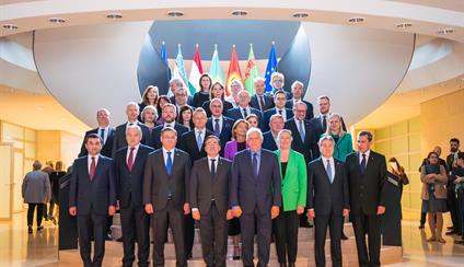 El ministro Albares propone la celebración de una Conferencia Internacional de Paz 