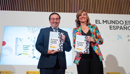José Manuel Albares and Pilar Alegría present the report "The world studies Spanish 2022"