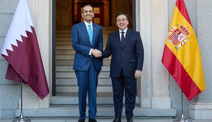 Albares se reúne con el primer ministro de Qatar para impulsar las inversiones en España