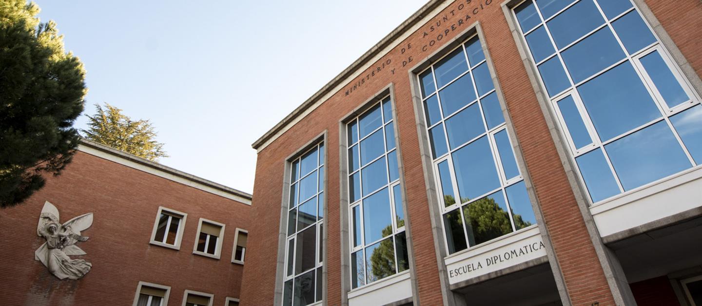 Escuela diplomatica